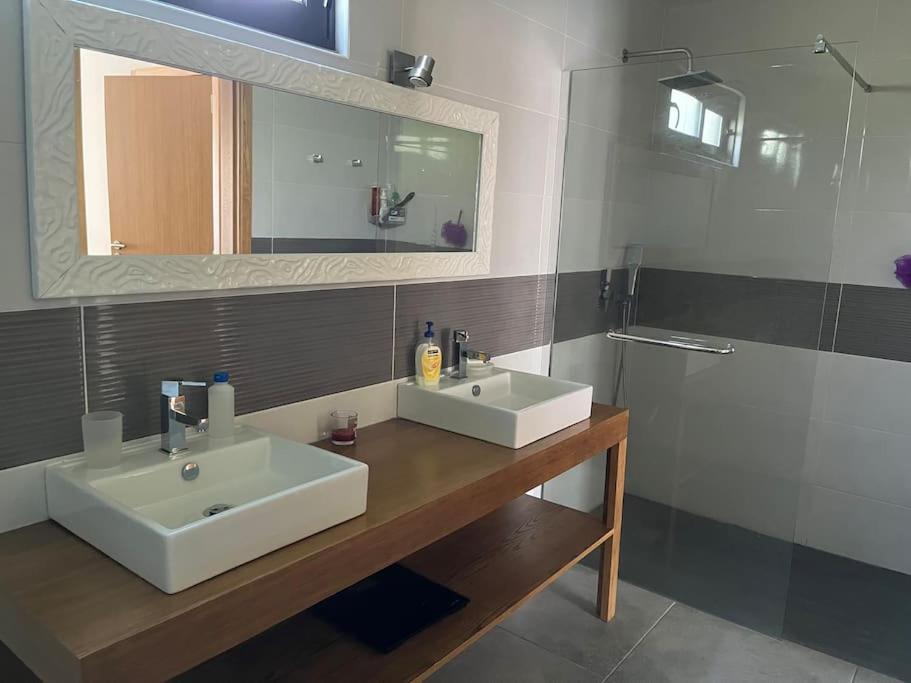 Moradia Com Piscina No Canico Экстерьер фото